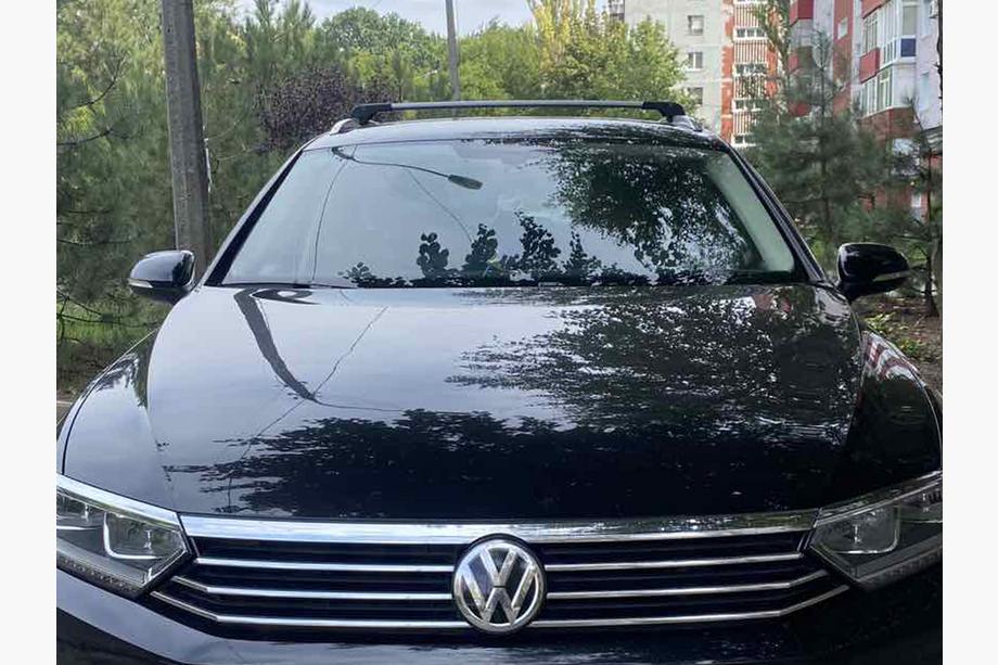Volkswagen Passat B8 2015-2023 гг. Поперечные багажные дуги на интегрированные рейлинги с замком (2 шт) Фото 8