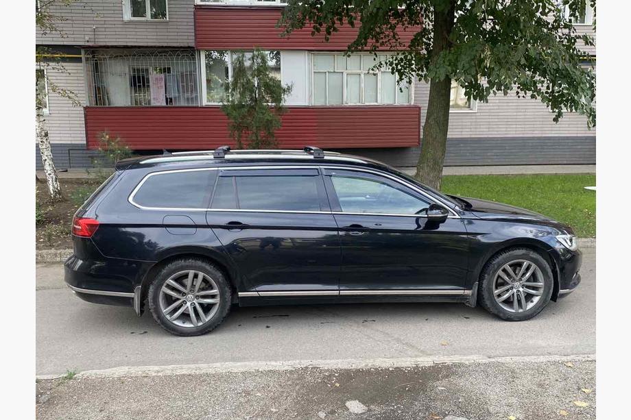 Volkswagen Passat B8 2015-2023 гг. Поперечные багажные дуги на интегрированные рейлинги с замком (2 шт) Фото 5