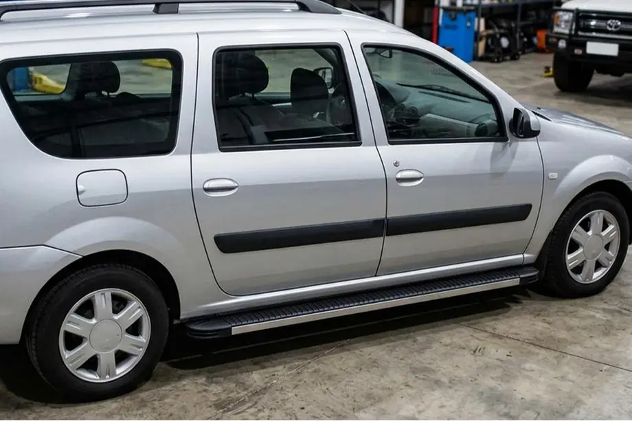 Dacia Logan MCV 2004-2014 гг. Боковые Подножки Maya V1 (2 шт., Алюминий) Image