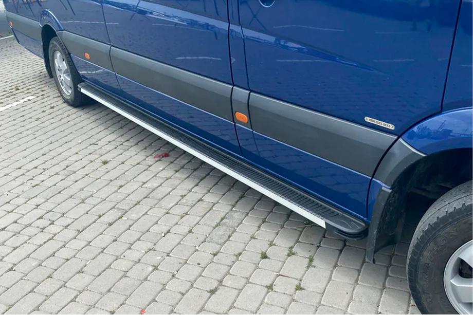 Mercedes Sprinter W906 2006–2018 гг. Боковые Подножки Maya (2 шт., Алюминий) Image