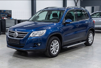 Volkswagen Tiguan 2007-2016 гг. Боковые Подножки Maya V1 (2 шт., Алюминий) фото 1