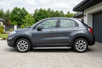 Fiat 500X 2014-2024 гг. Боковые Подножки Maydos V2 (2 шт., Алюминий и Нержавейка) фото 1