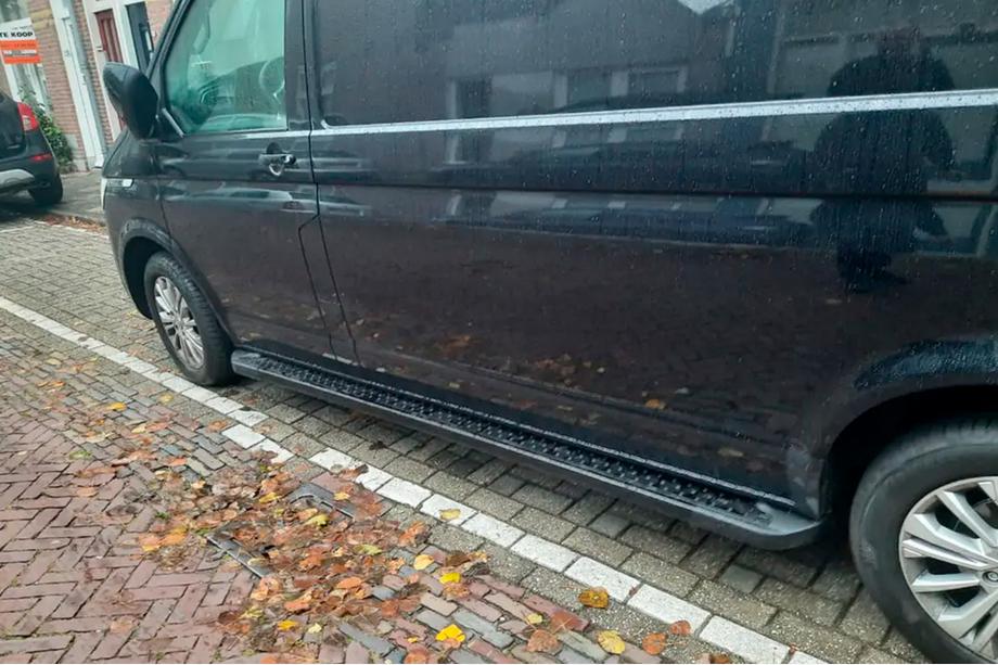 Volkswagen T6 2015-2024 гг. Боковые Подножки Allmond Black (2 шт., Алюминий) Короткая База Фото 4