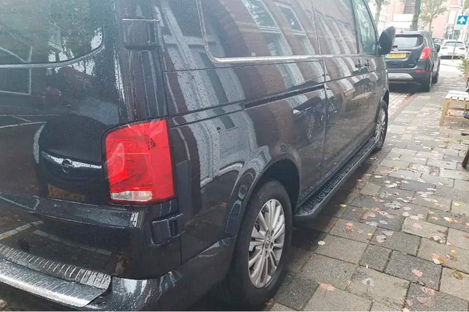 Volkswagen T6 2015-2024 гг. Боковые Подножки Allmond Black (2 шт., Алюминий) Короткая База Фото 2