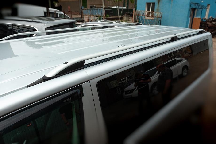 Volkswagen T6 2015-2024 гг. Рейлинги CROWN (серый мат) Image