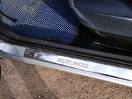 Citroen Berlingo 1996-2008 гг. Накладки на пороги нержавейка Carmos V1 (2 шт) фото 2