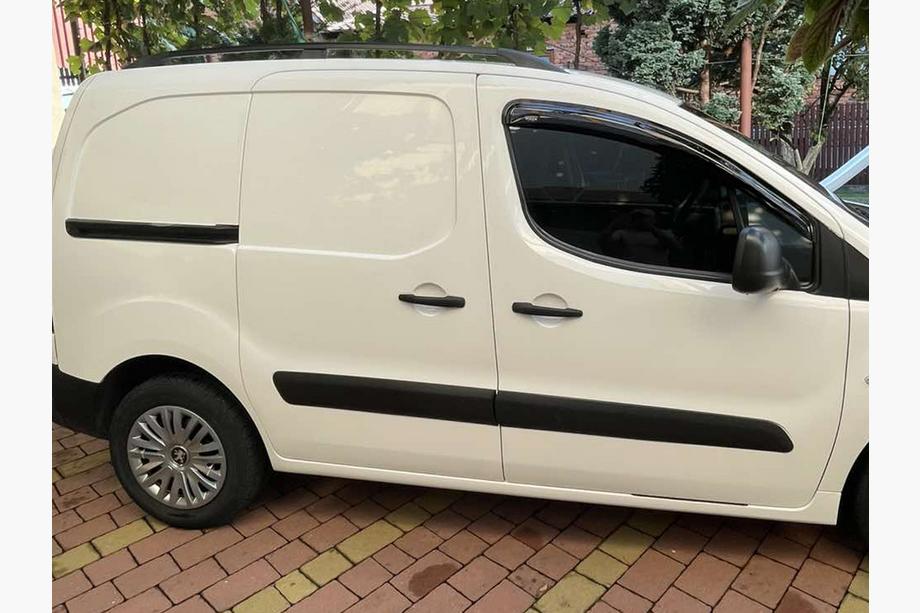 Citroen Berlingo 2008-2018 гг. Черные рейлинги Пластиковая ножка Image