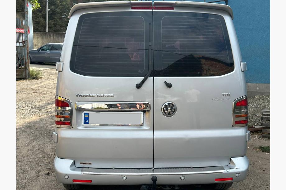 Volkswagen T5 Multivan 2003–2010 гг. Накладка из нержавеющей стали над номером для распашных задних дверей OmsaLine - Итальянская Нержавейка Фото 4