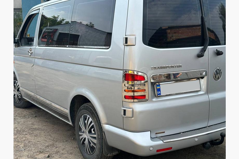 Volkswagen T5 Caravelle 2004-2010 гг. Хромированная накладка над номером для распашных дверей (нержавейка) Фото 4