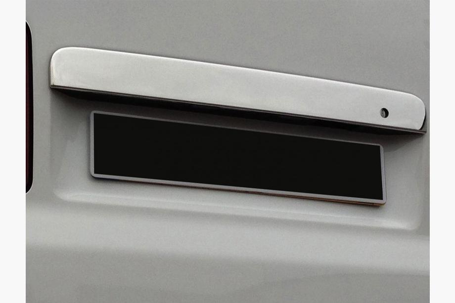 Volkswagen T5 Caravelle 2004-2010 гг. Хромированная накладка над номером для распашных дверей (нержавейка) Фото 2