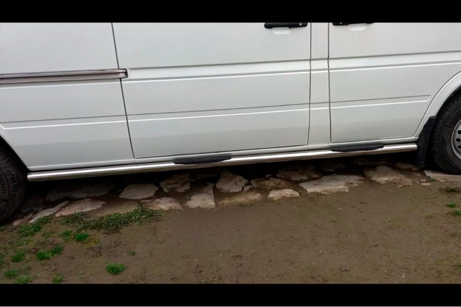 Volkswagen LT 1995-2006 гг. Боковые трубы (2 шт., нержавейка) Короткая база, Ø60 Фото 3