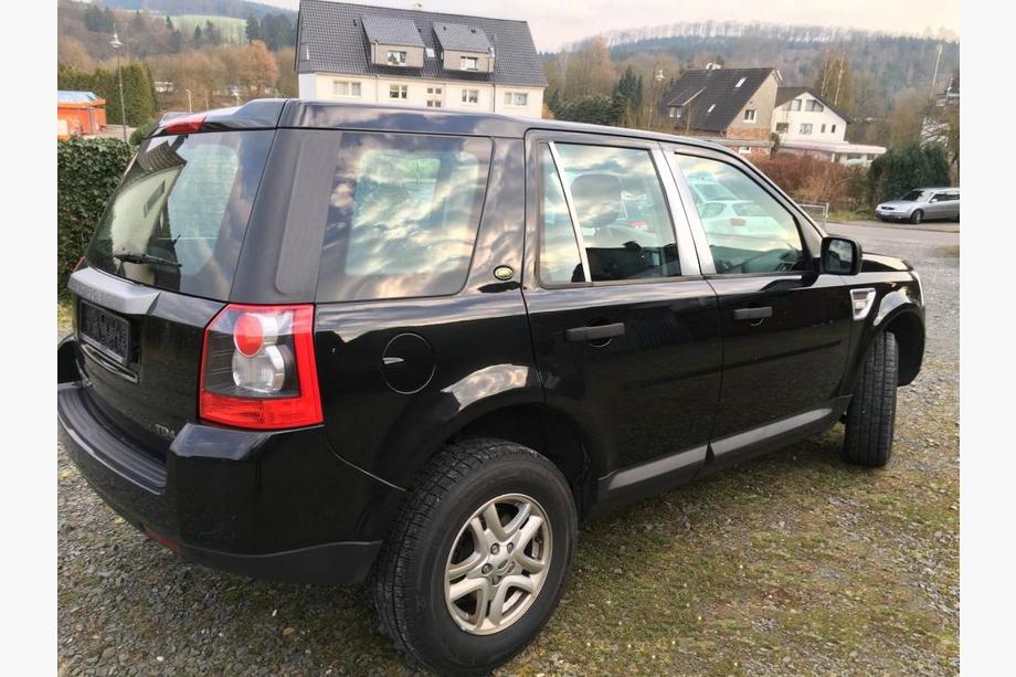 Land Rover Freelander II 2006–2014 гг. Накладки на дверные стойки из нержавеющей стали (4 шт.) Image