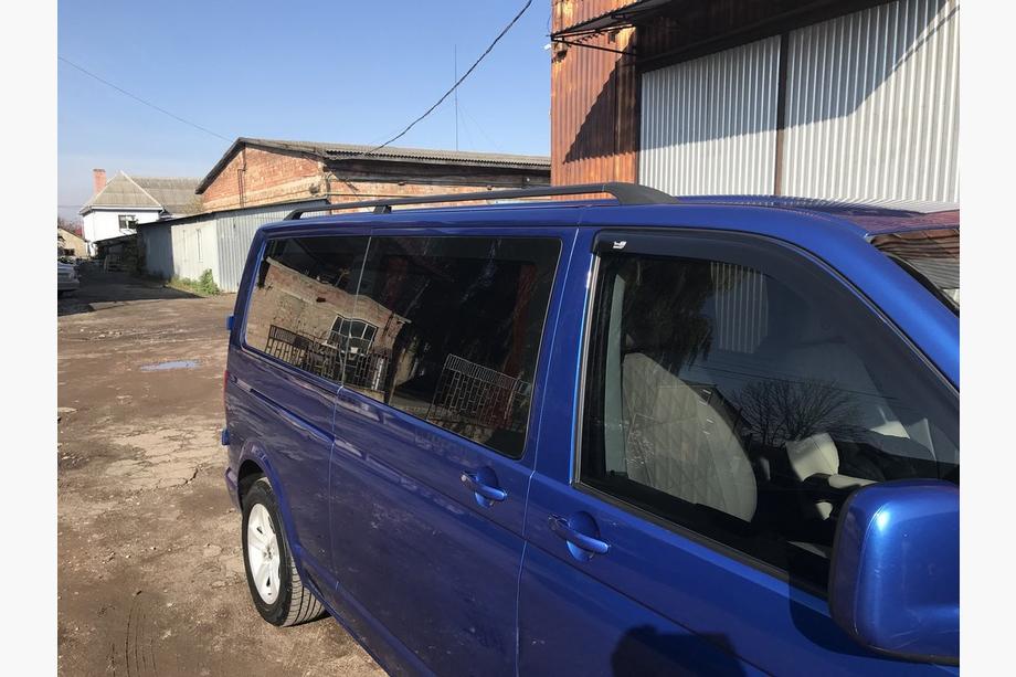 Volkswagen T5 Multivan 2003–2010 гг. Черные рейлинги Короткая база, металлические ножки Фото 4