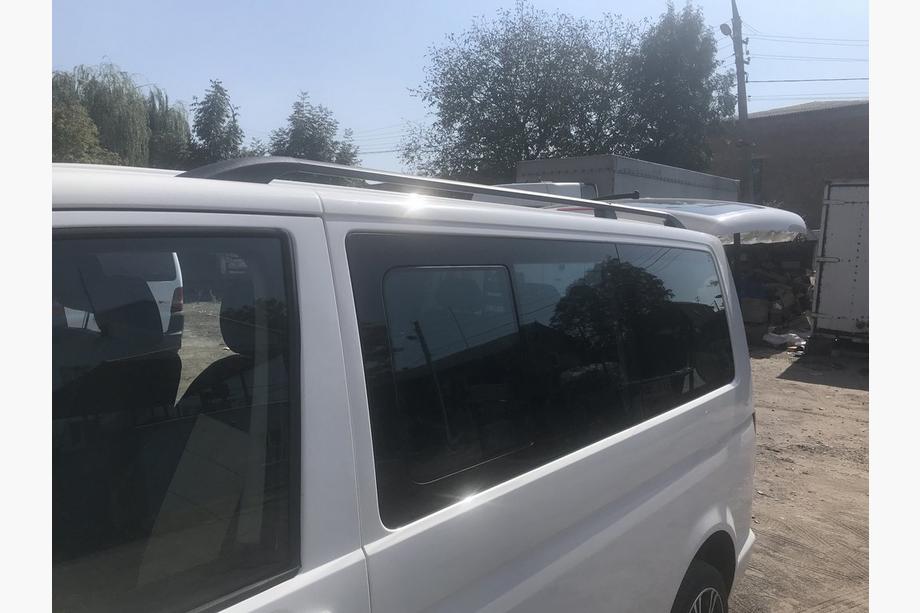 Volkswagen T5 2010-2015 гг. Черные рейлинги Короткая база, пластиковые ножки Фото 9