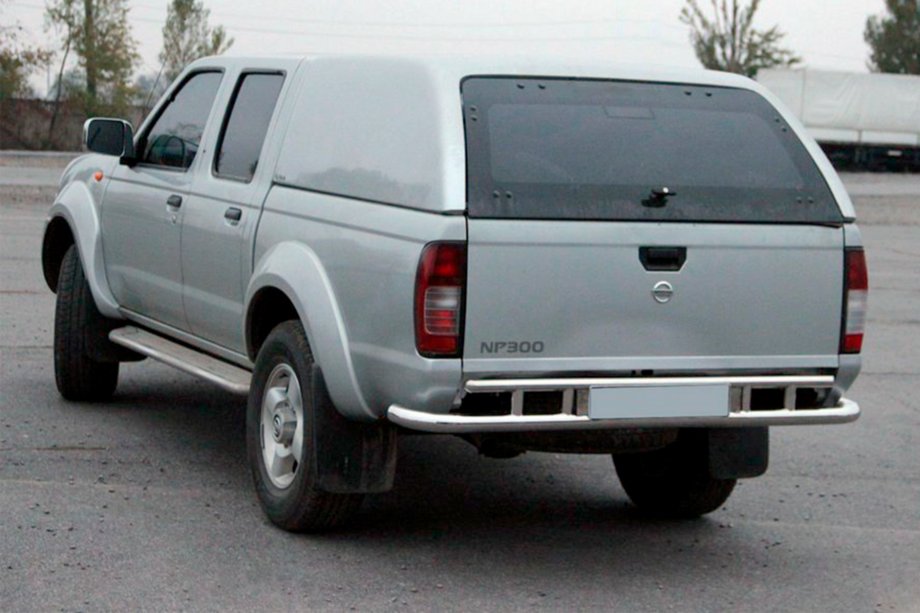 Nissan NP300 1999-2015 гг. Задняя защита AK004 (нержавейка) Image