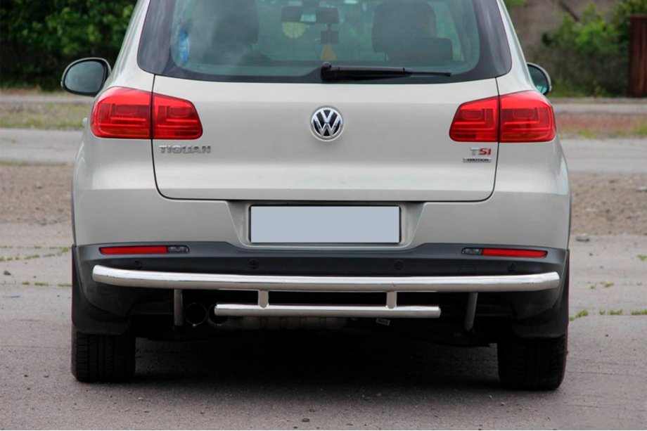 Volkswagen Tiguan 2007-2016 гг. Задняя защита AK002-2 (нерж. сталь) Image