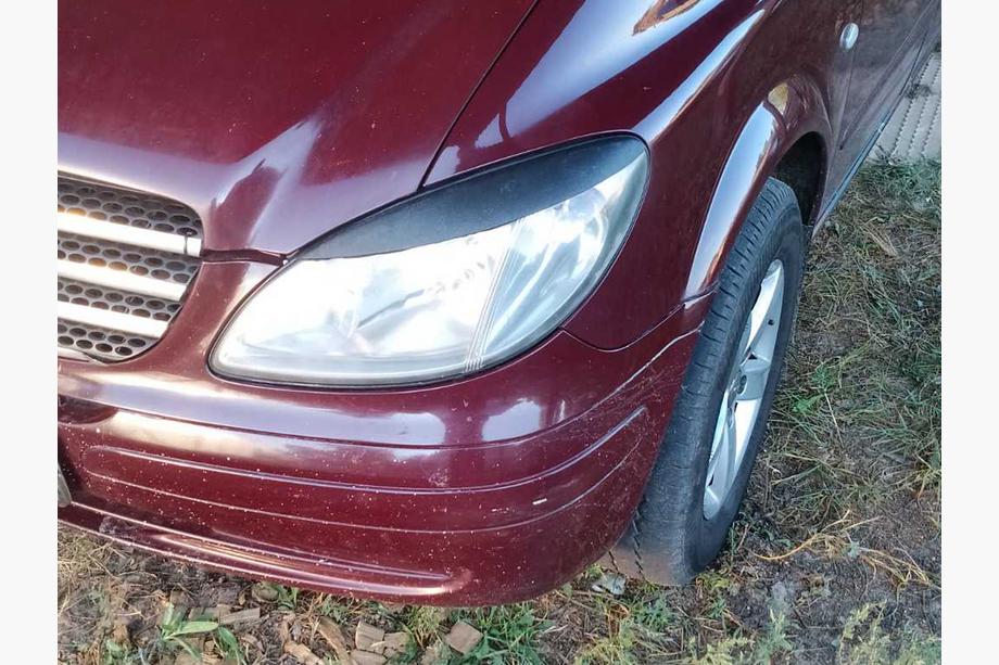 Mercedes Viano 2004-2014 гг. Реснички на фары прямые (черный мат) Фото 5