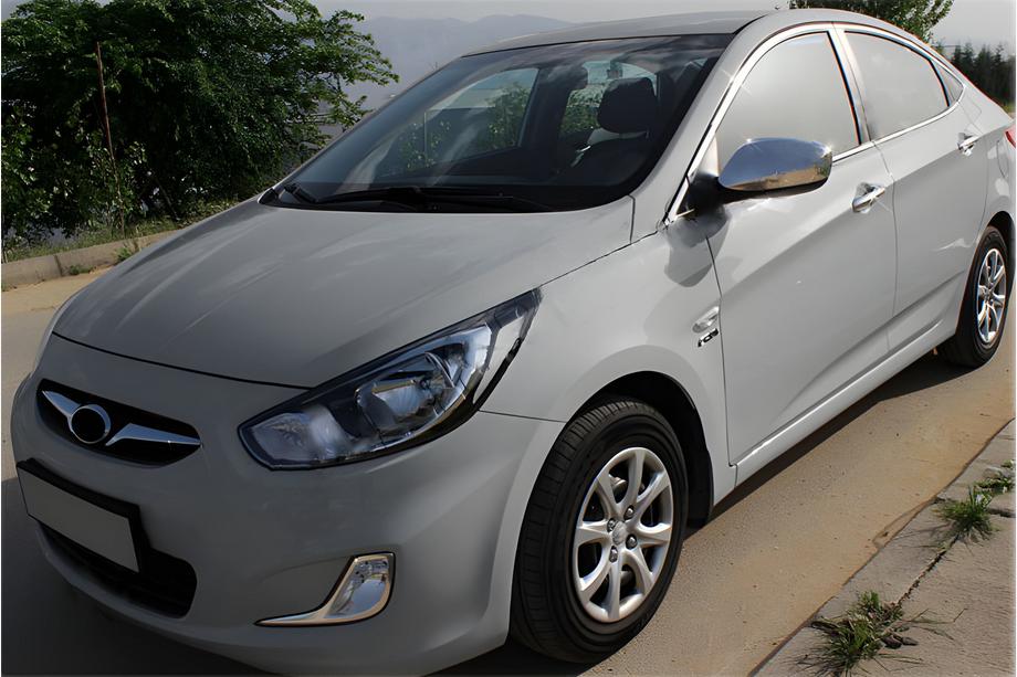 Hyundai Accent 2011-2017 гг. Накладки на зеркала без выреза под поворотник (2 шт) Image