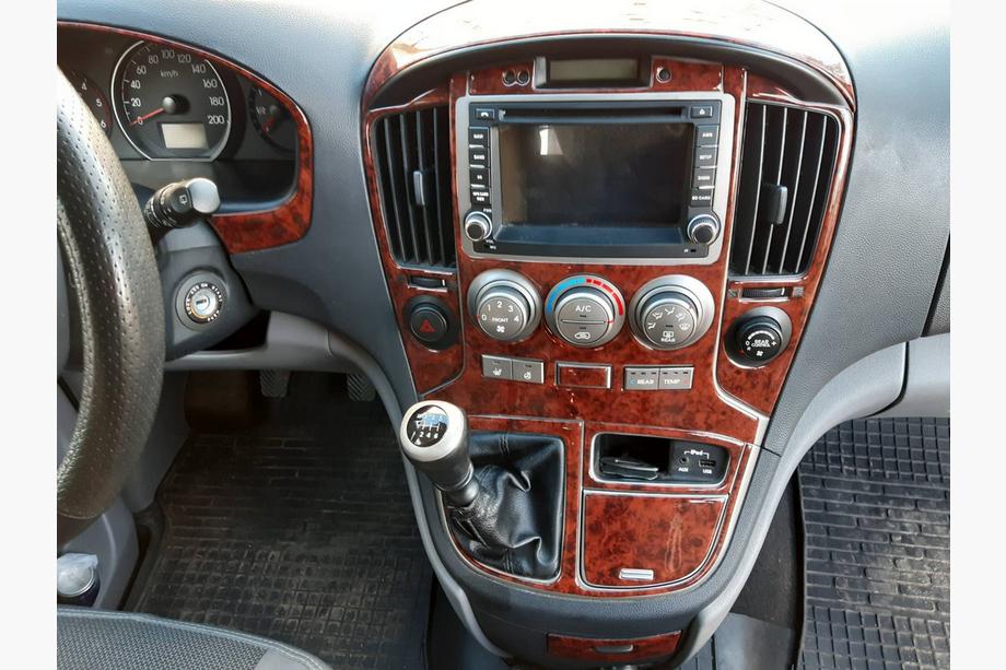 Hyundai H300, H1, Starex 2008-2020 гг. Накладки на панель приборов (Big Set) Карбон Фото 8
