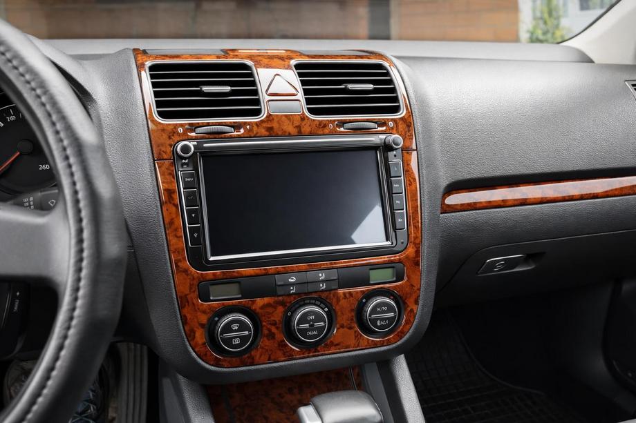 Volkswagen Golf 5 2003-2009 гг. Накладки на Панель Приборов Алюминий Image