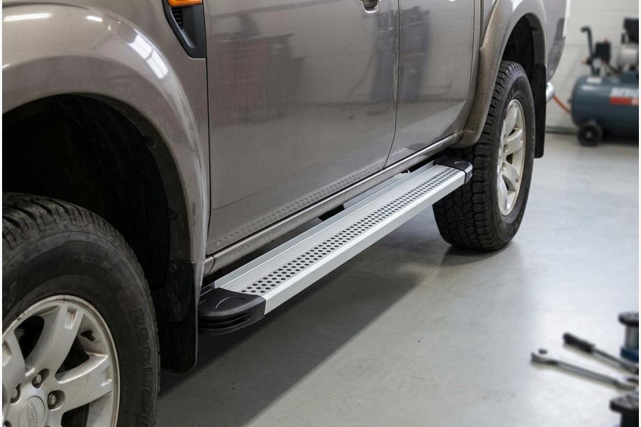 Ford Ranger 2007-2011 гг. Боковые Подножки Maya V2 (2 шт., Алюминий) Image