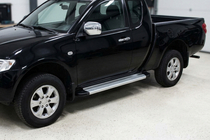 Mitsubishi L200 2006-2015 гг. Боковые Подножки Maya V2 (2 шт., Алюминий) фото 1