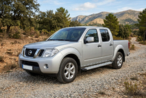Nissan Navara 2006-2015 гг. Боковые Подножки Maya V2 (2 шт., Алюминий) фото 1