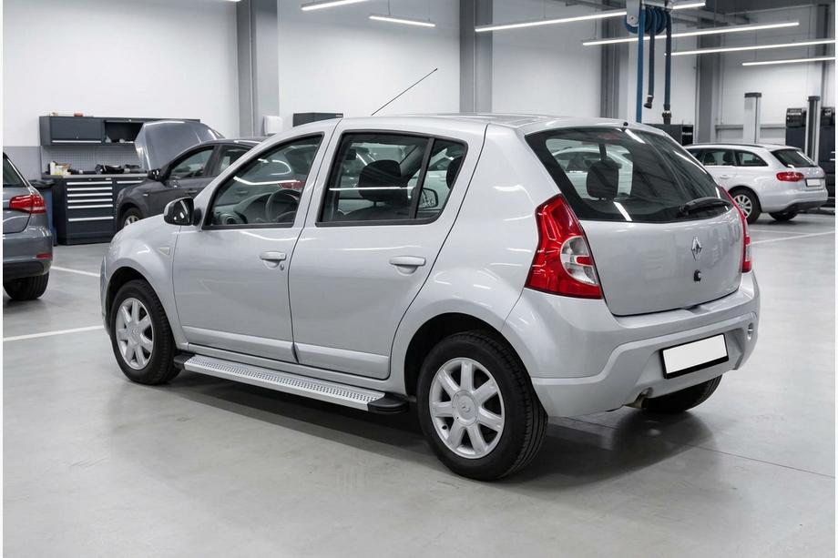 Renault Sandero 2007-2013 гг. Боковые Подножки Maya V2 (2 шт., Алюминий) Image