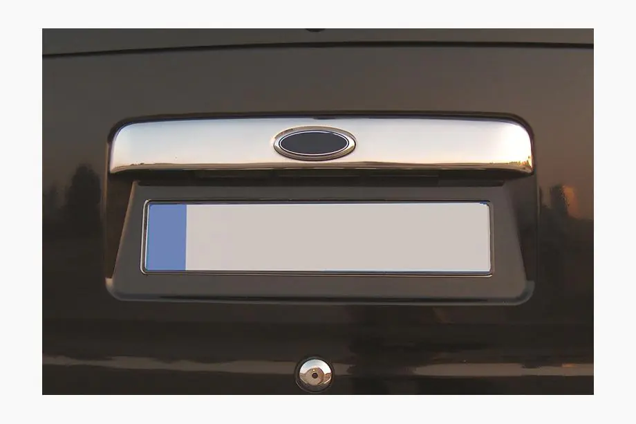 Ford Connect 2002–2006 гг. Хромированная накладка над номером (установка на оригинал, с местом под логотип, нержавейка) Image