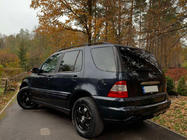 Mercedes ML W163 1997-2005 гг. Хромированная накладка над номером (нерж. сталь) фото 3