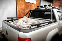 Volkswagen Amarok 2010-2022 гг. Дуга на кузов (черная) фото 4