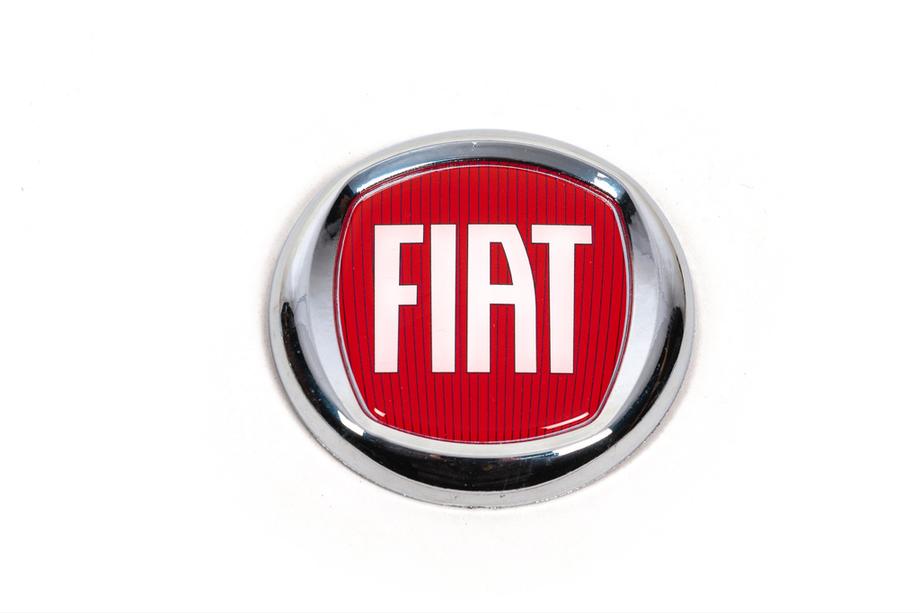 Fiat Эмблема (красная V1, самоклеящаяся) 95 мм Image