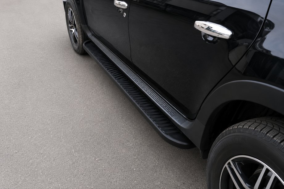 Renault Duster 2008–2017 гг. Боковые Подножки Tayga Black (2 шт., Алюминий) Image