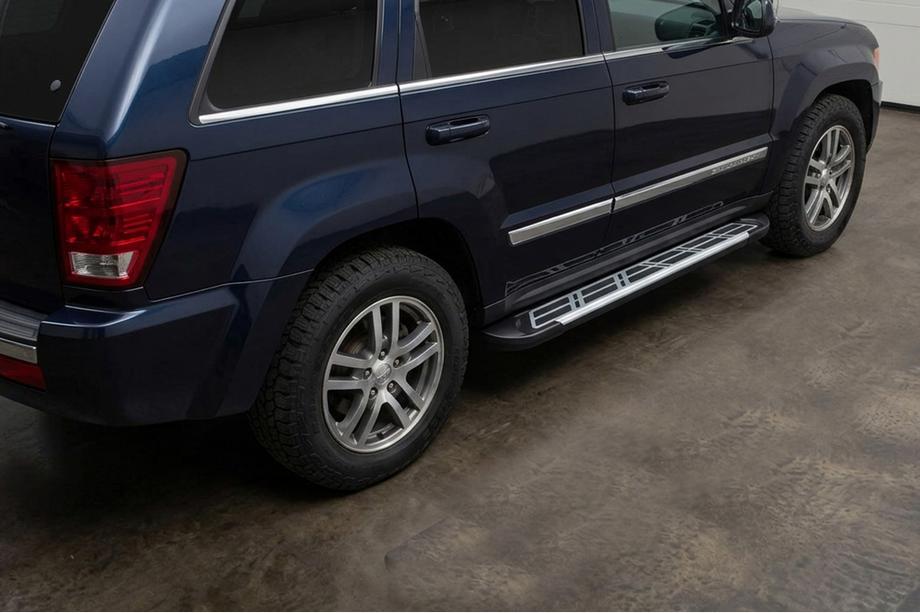 Jeep Grand Cherokee WK 2004-2010 гг. Боковые Подножки Sunrise (2 шт., Алюминий) Image