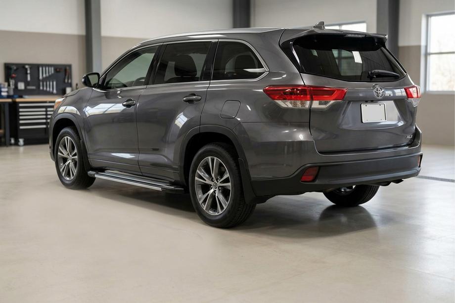 Toyota Highlander 2013-2019 гг. Боковые Подножки Rainbow (2 шт., Алюминий) Image