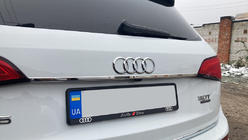 Audi Q5 2008-2017 гг. Хромированная накладка над номером (нержавейка) фото 1