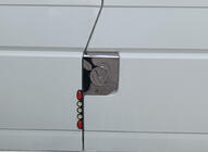 Volkswagen T4 Transporter 1990-2003 гг. Накладка на бак с логотипом (Carmos, нержавейка) фото 2