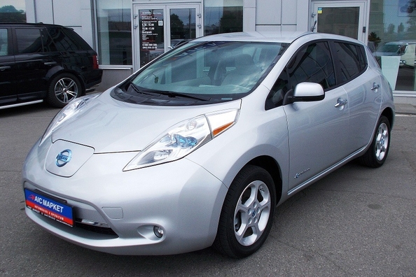 Компания «АИС» начинает импортировать в Украину электромобили Nissan Leaf из США фото 1