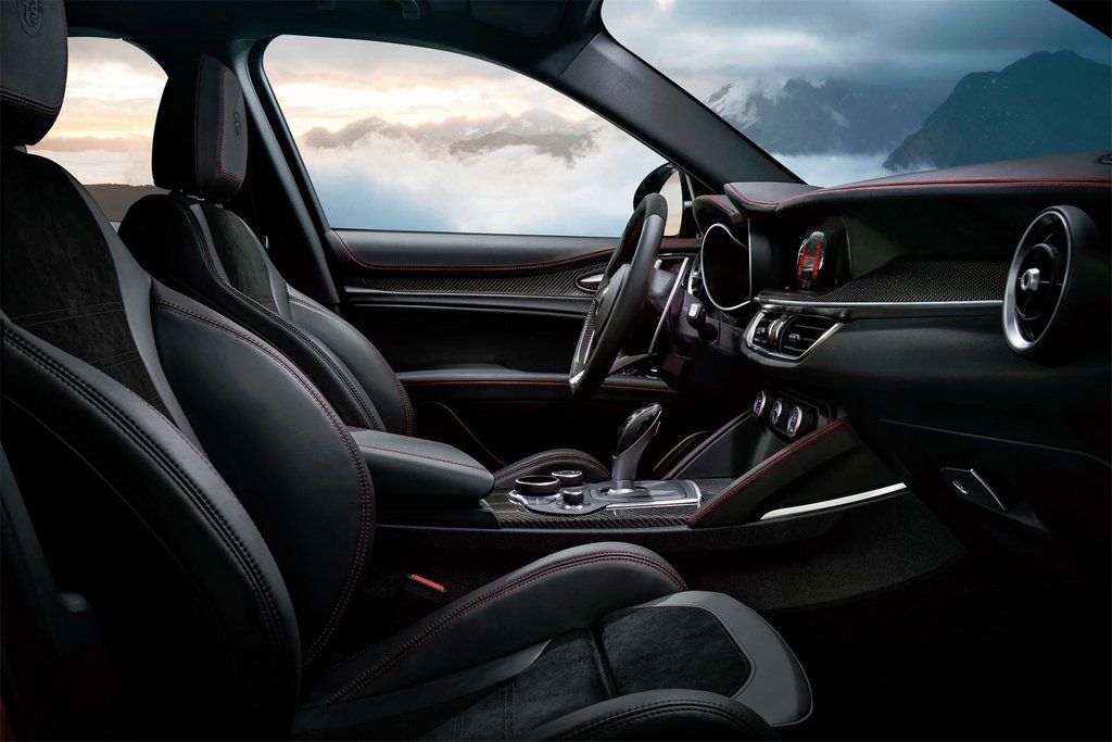 Первый обзор кроссовера Alfa Romeo Stelvio