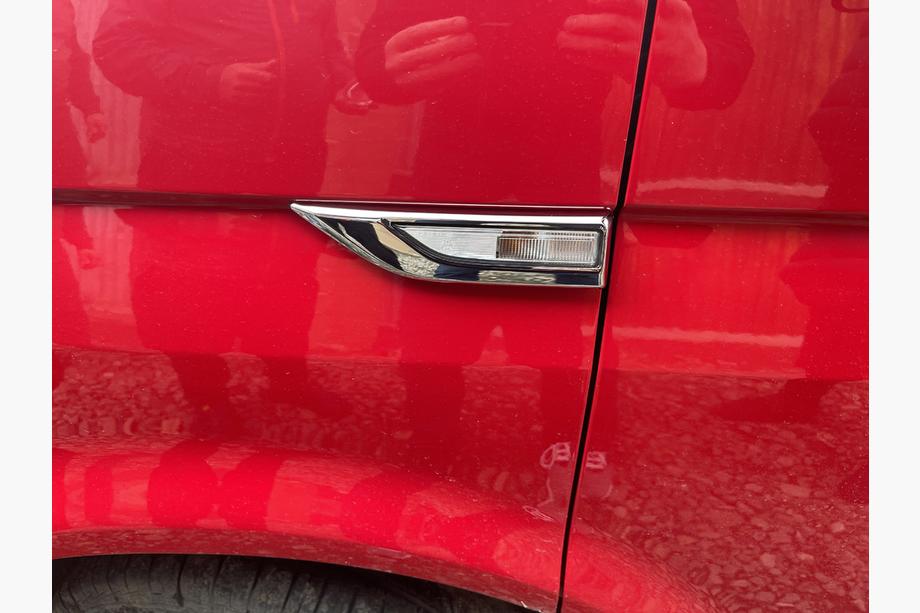 Volkswagen T6 2015-2024 гг. Накладки на боковые повторители 2015-2019 (2 шт., пластик) Image