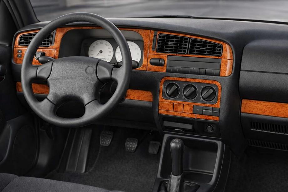 Volkswagen Vento 1992-1998 гг. Накладки на Панель Приборов Титан Image
