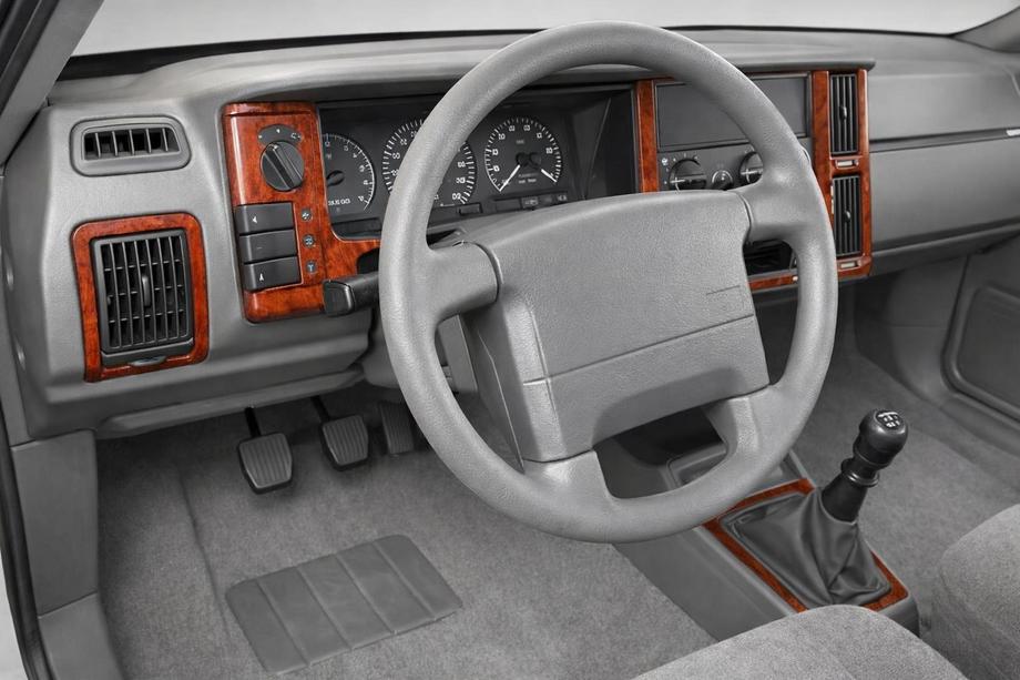 Volvo 440/460 1988-1996 гг. Накладки на Панель Приборов Image