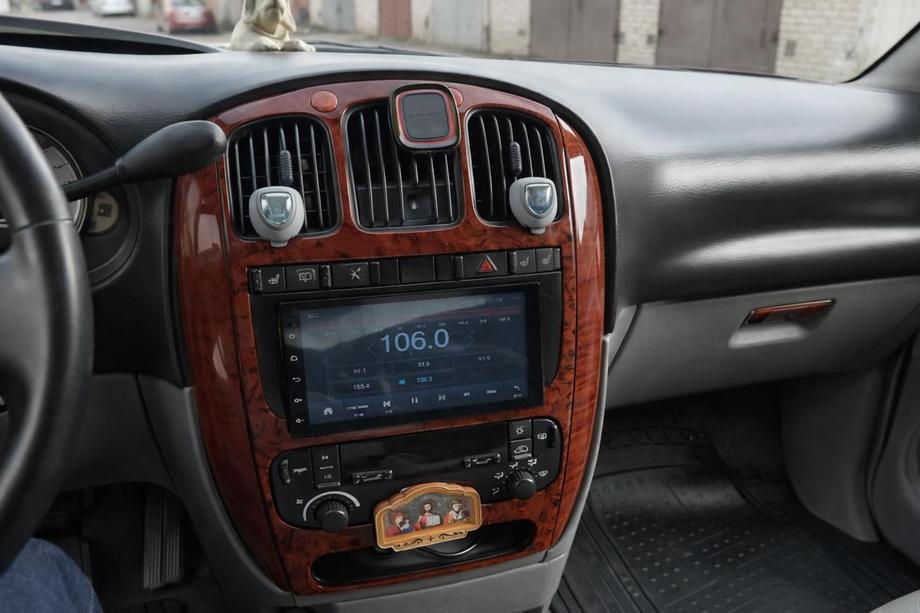 Chrysler Voyager 2001-2007 гг. Накладки на панель приборов (Meric) Image