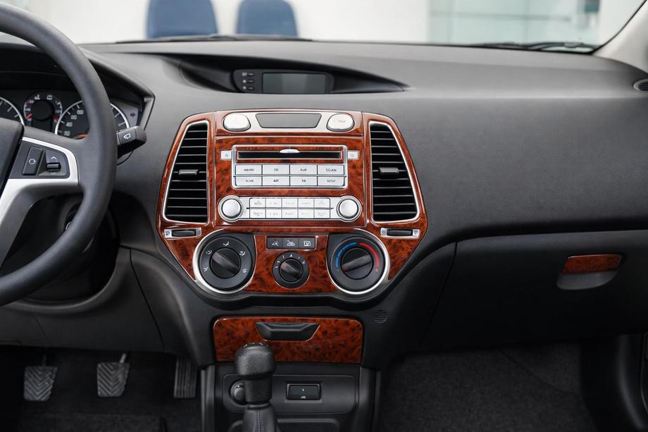 Hyundai I-20 2008-2012 гг. Накладки на Панель Приборов Алюминий Image