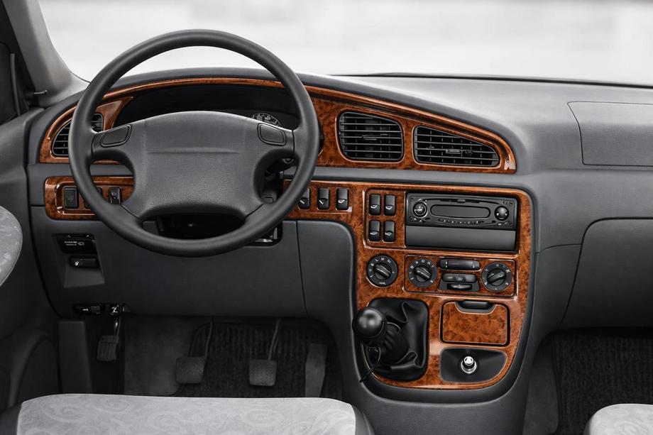 Kia Carnival 2002-2013 гг. Накладки на Панель Приборов Image