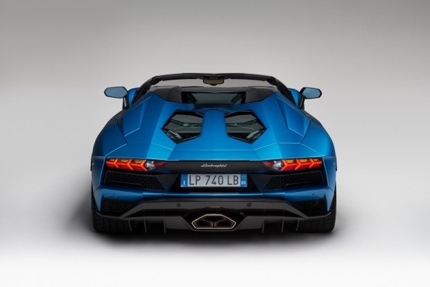 Во Франкфурте представят обновленную Lamborghini Aventador S Roadster