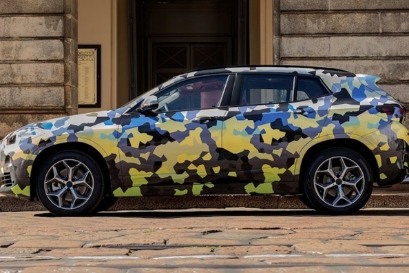 В Милане показали новый кросс-купе BMW X2