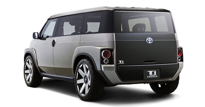 Toyota представила смесь внедорожника и фургона