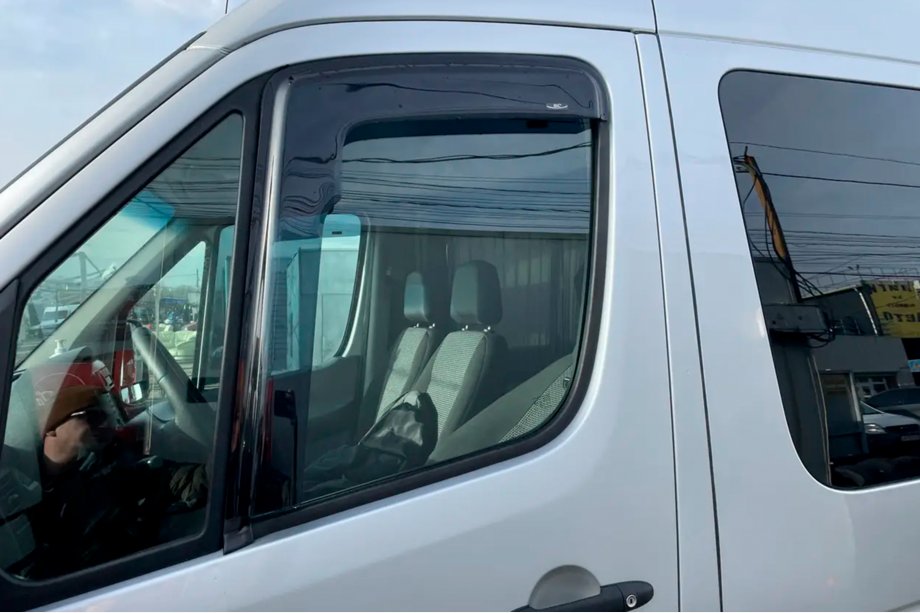 Mercedes Sprinter W906 2006–2018 гг. Клеевые ветровики (2 шт, HIC) Фото 9