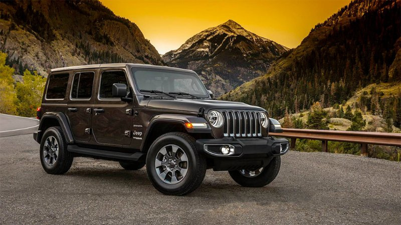 Компания Jeep опубликовала фото интерьера нового внедорожника Wrangler